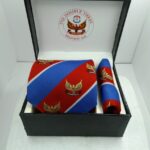 tie with handkerhief set